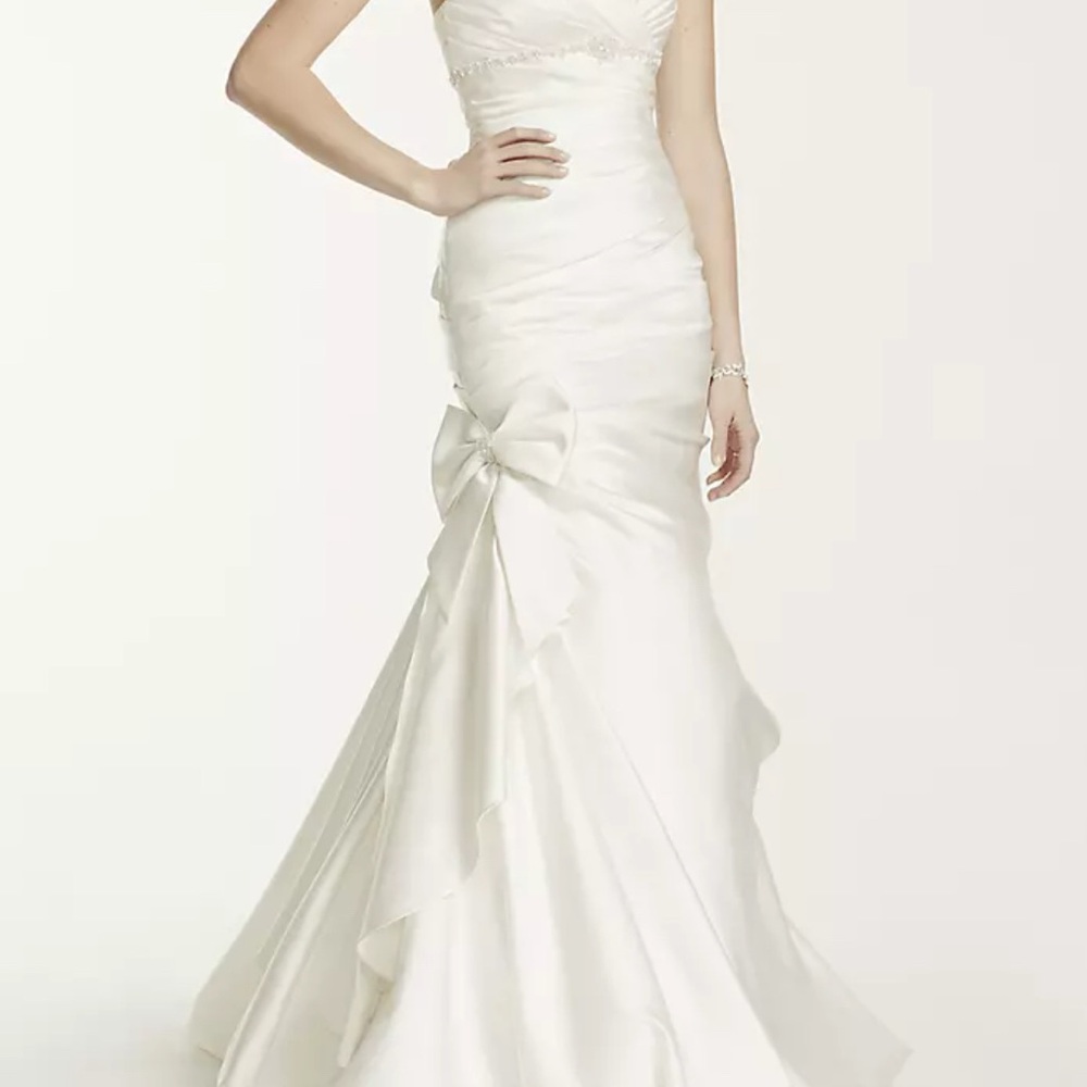 NWT Satin Mermaid Ivory Sweetheart Strapless Wedding Dress with Bow Size 4